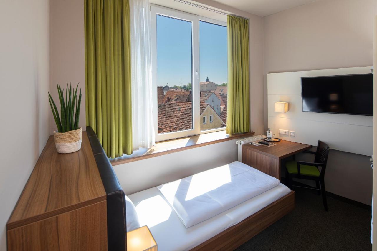 Joesepp'S Hotel Am Schweizerberg Memmingen Bagian luar foto