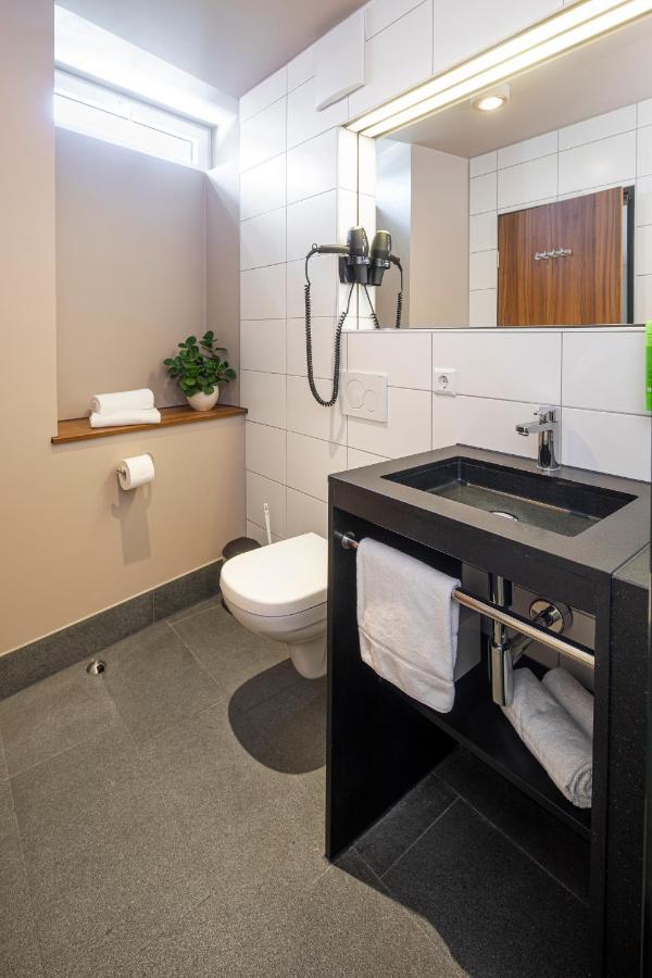 Joesepp'S Hotel Am Schweizerberg Memmingen Bagian luar foto