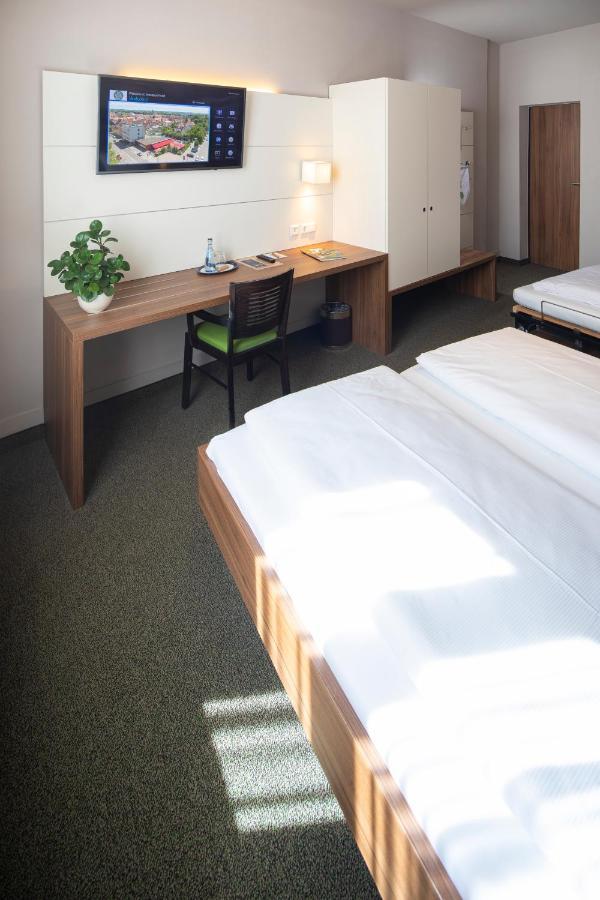 Joesepp'S Hotel Am Schweizerberg Memmingen Bagian luar foto
