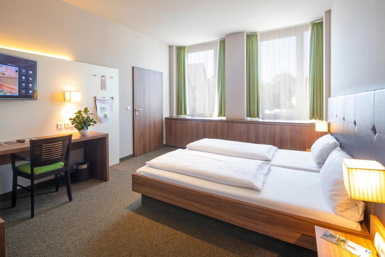 Joesepp'S Hotel Am Schweizerberg Memmingen Bagian luar foto