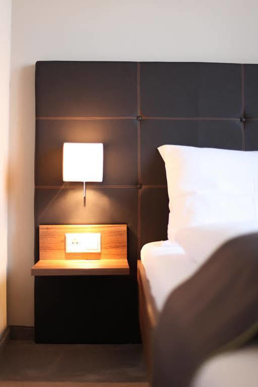 Joesepp'S Hotel Am Schweizerberg Memmingen Bagian luar foto